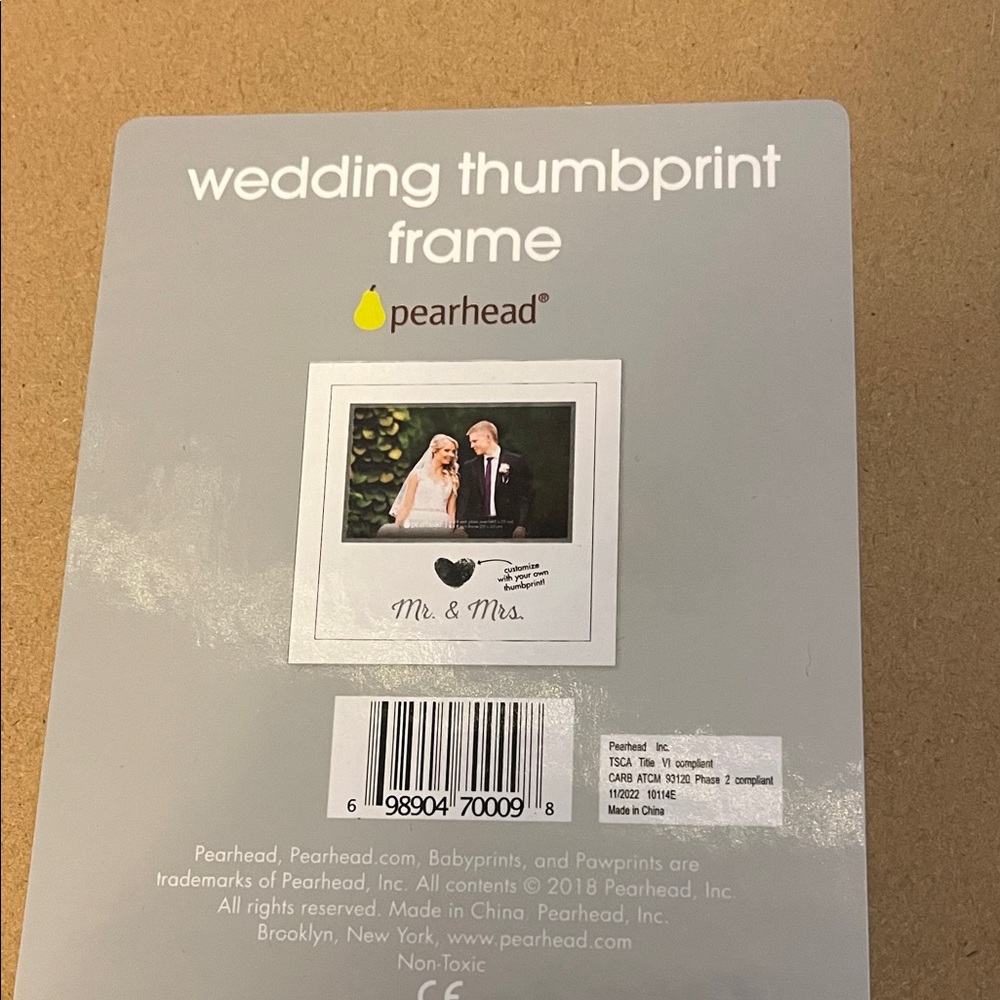 Pearhead Wedding Thumbprint Frame with Black and White Design